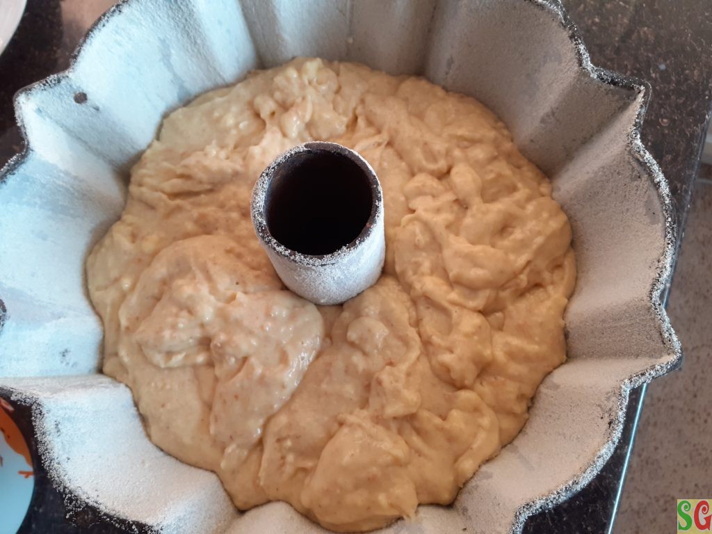 Cheese Bundt cake from a sourdough